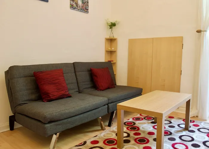 1 Bedroom Flat With Sofabed Sleeps 4
