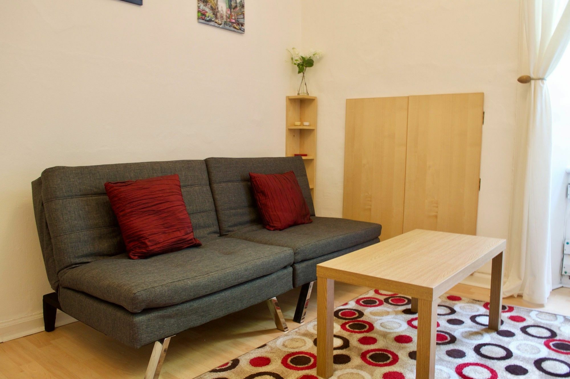 Apartment 1 Bedroom Flat With Sofabed Sleeps 4